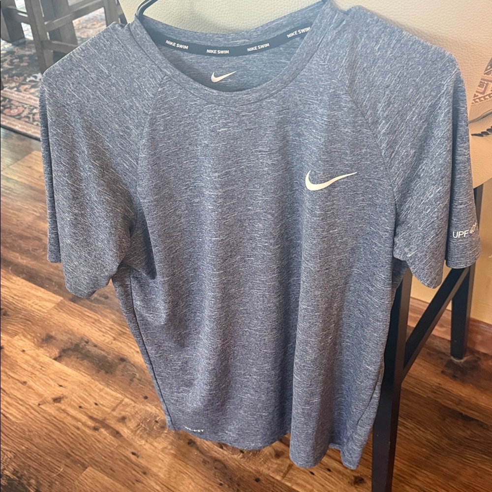 Nike Men's Heathered Gray Short Sleeve Tee